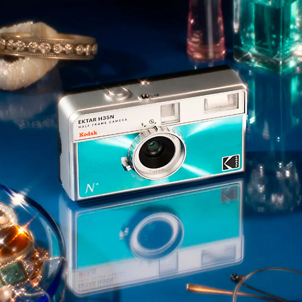 Kodak Ektar H35N 35mm Half Frame Film Camera with Star Filter and Tripod Support (Glazed Blue) - Image 7