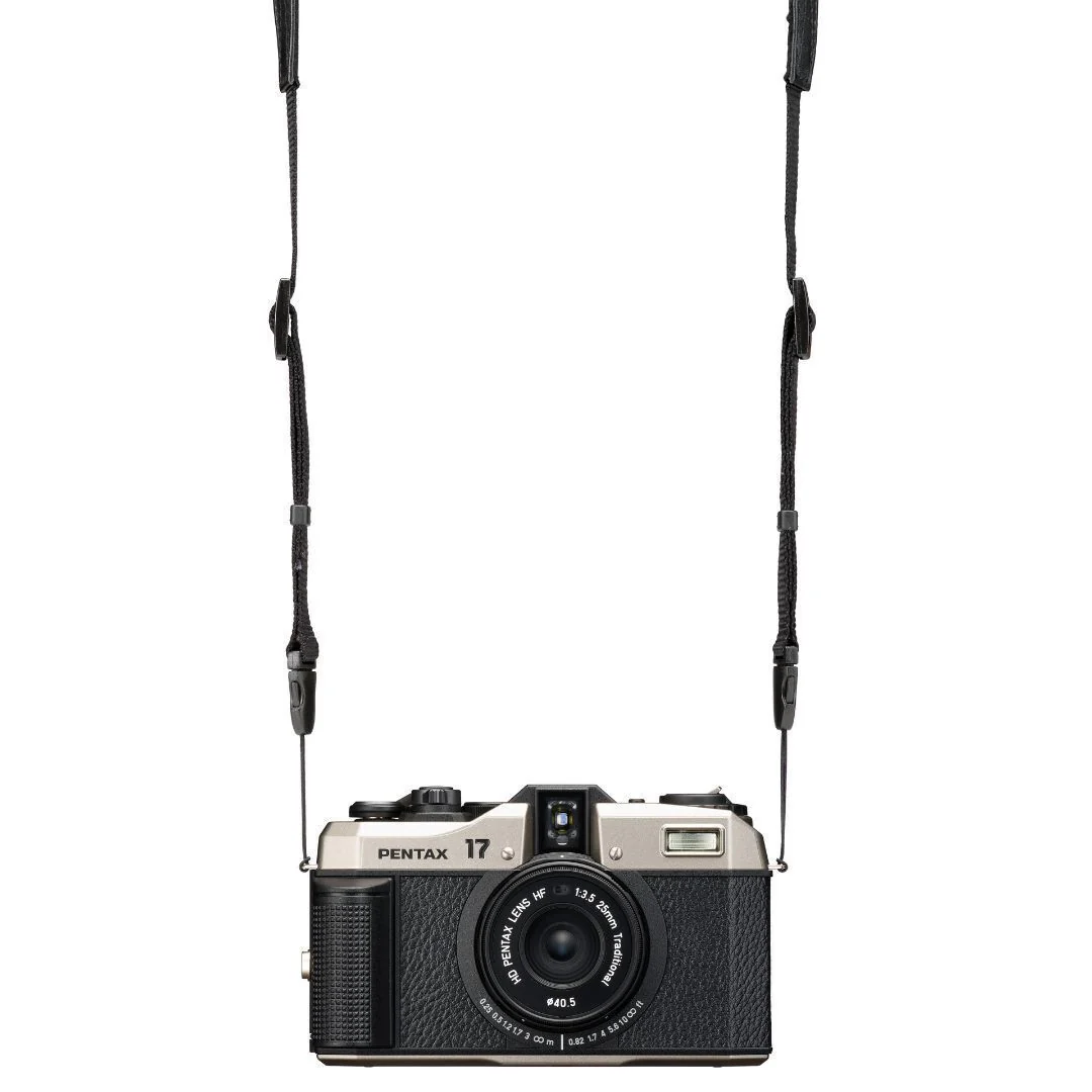 Pentax 17 F3.5 Half-Frame Camera (Dark Silver) with Gold 200 Film Bundle - Image 8