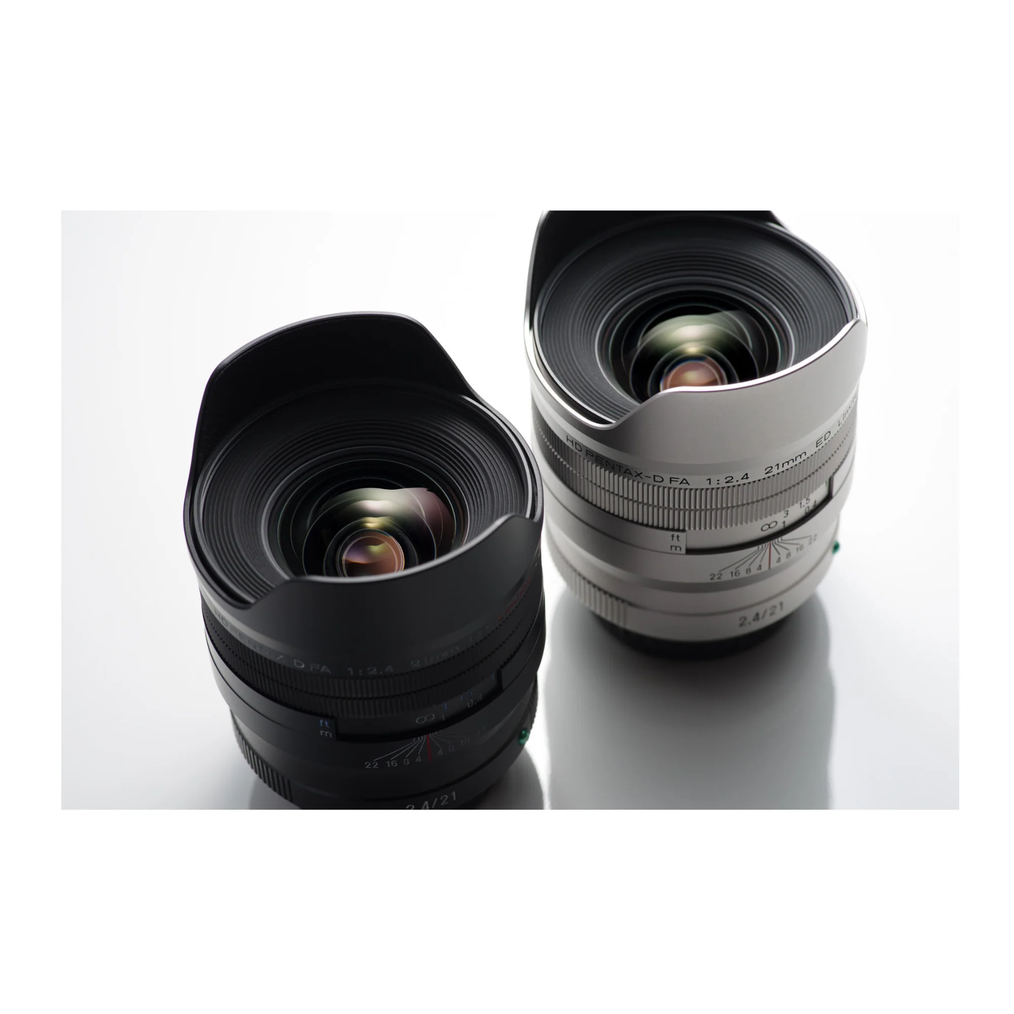 Pentax HD PENTAX-D FA 21mm f/2.4ED Limited DC WR Lens (Silver) - Image 10