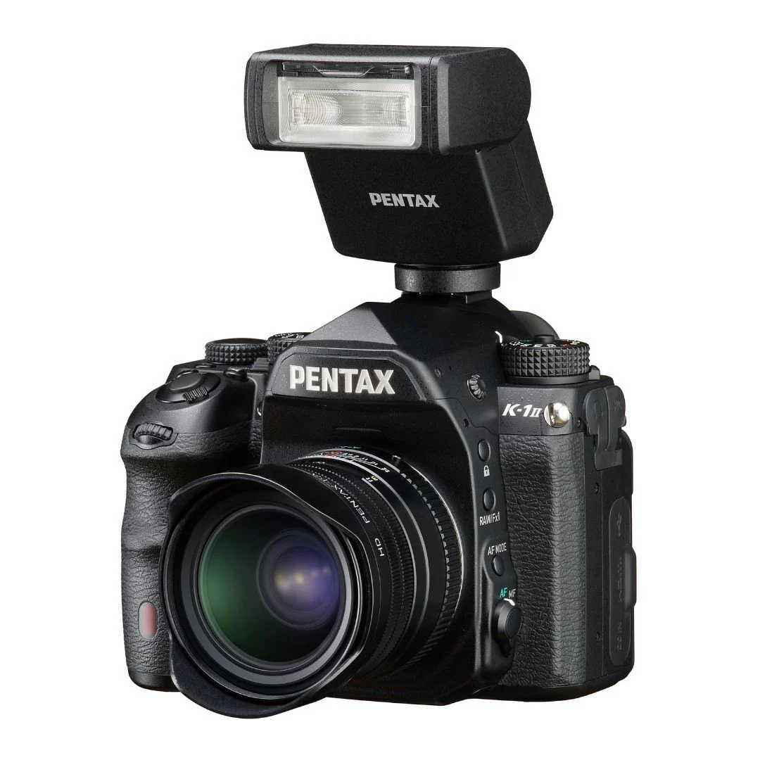 PENTAX AF180FG Auto Flash with Built-In Wide-Angle Panel and Weather-Resistant Construction (Black) - Image 5