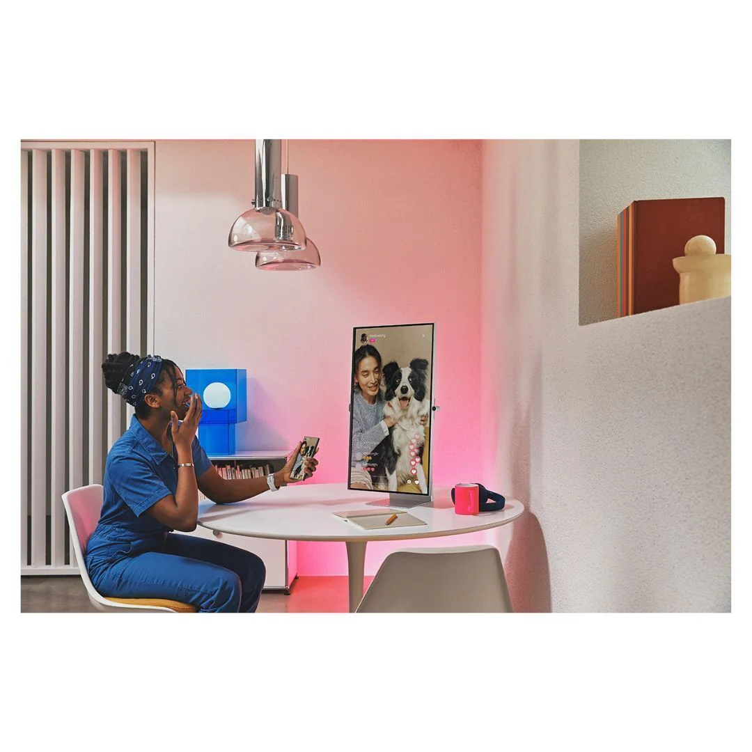 Samsung 27-Inch ViewFinity S9 5K IPS Smart Monitor with Matte Display and SlimFit Camera (Silver) - Image 7
