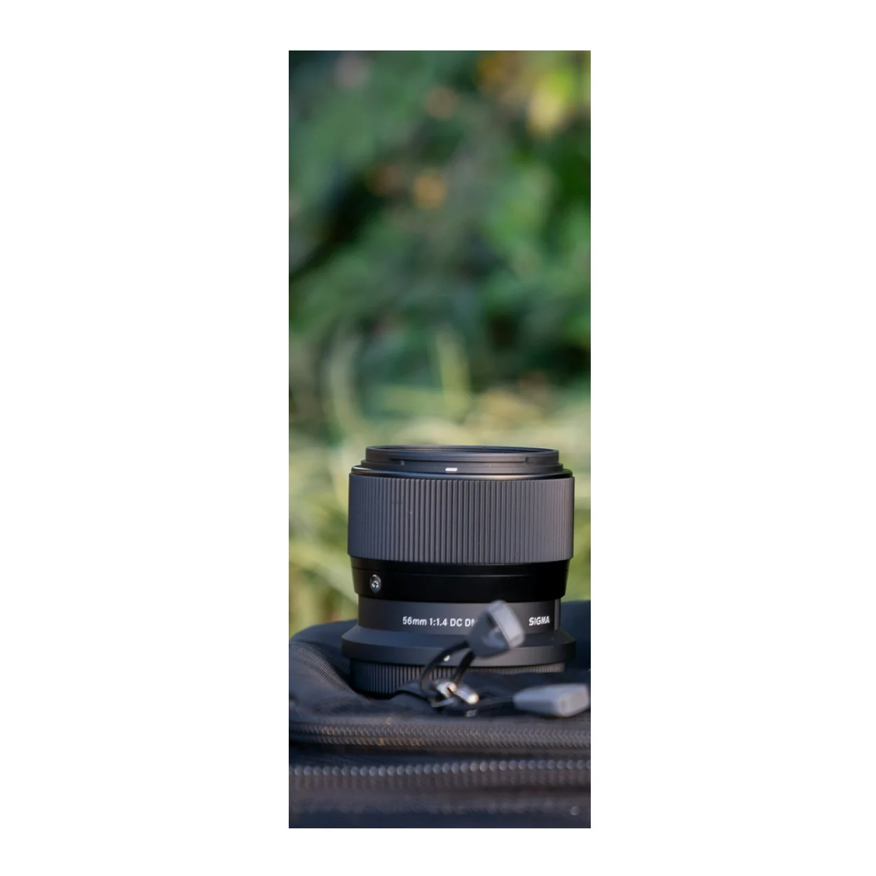 Sigma 56mm F1.4 DC DN Lens for Nikon Z Mount with Lens Hood (Black) w/Memory Card Bundle - Image 9