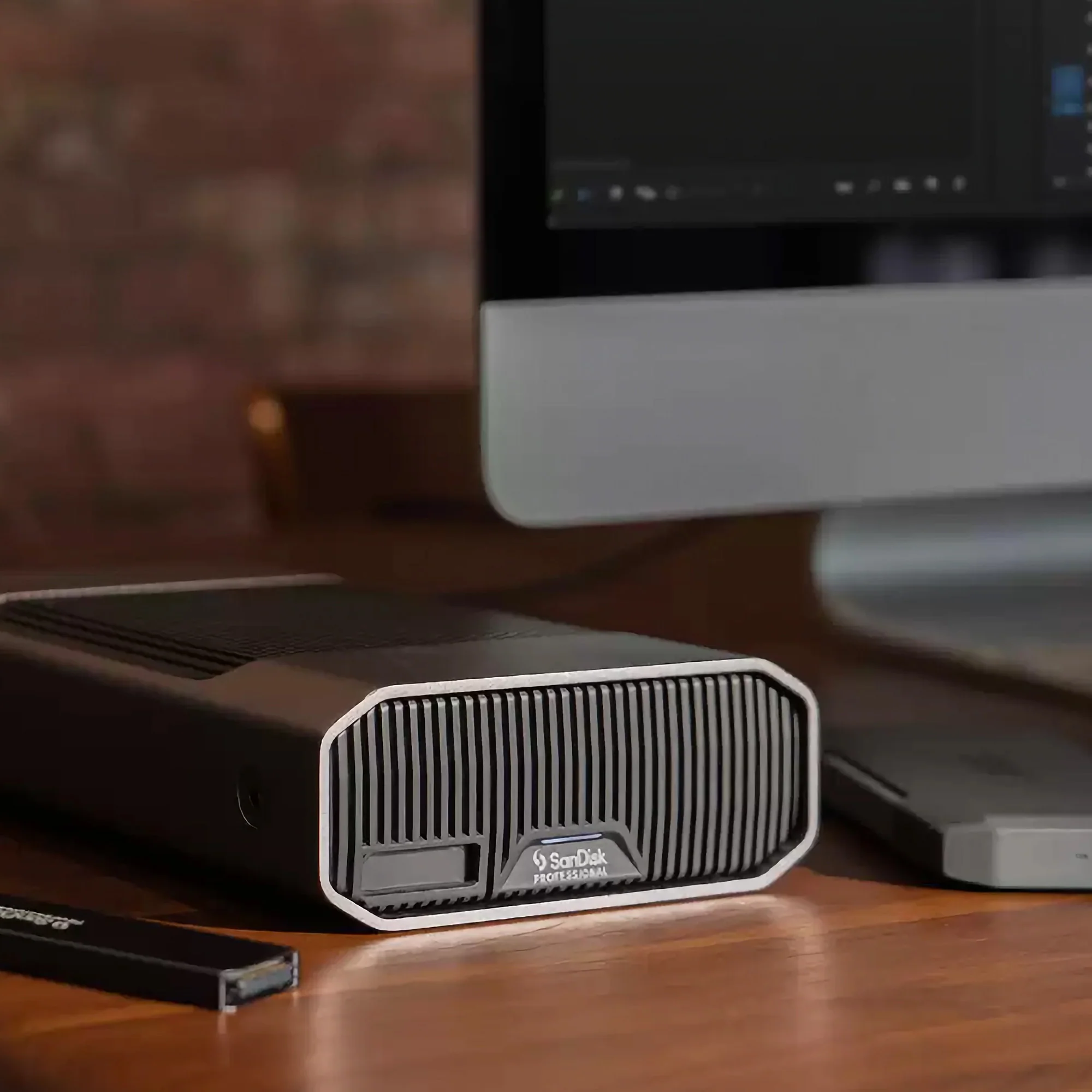 SanDisk Professional 6TB G-Drive Project Thunderbolt 3 External Hard Drive Bundle - Image 2