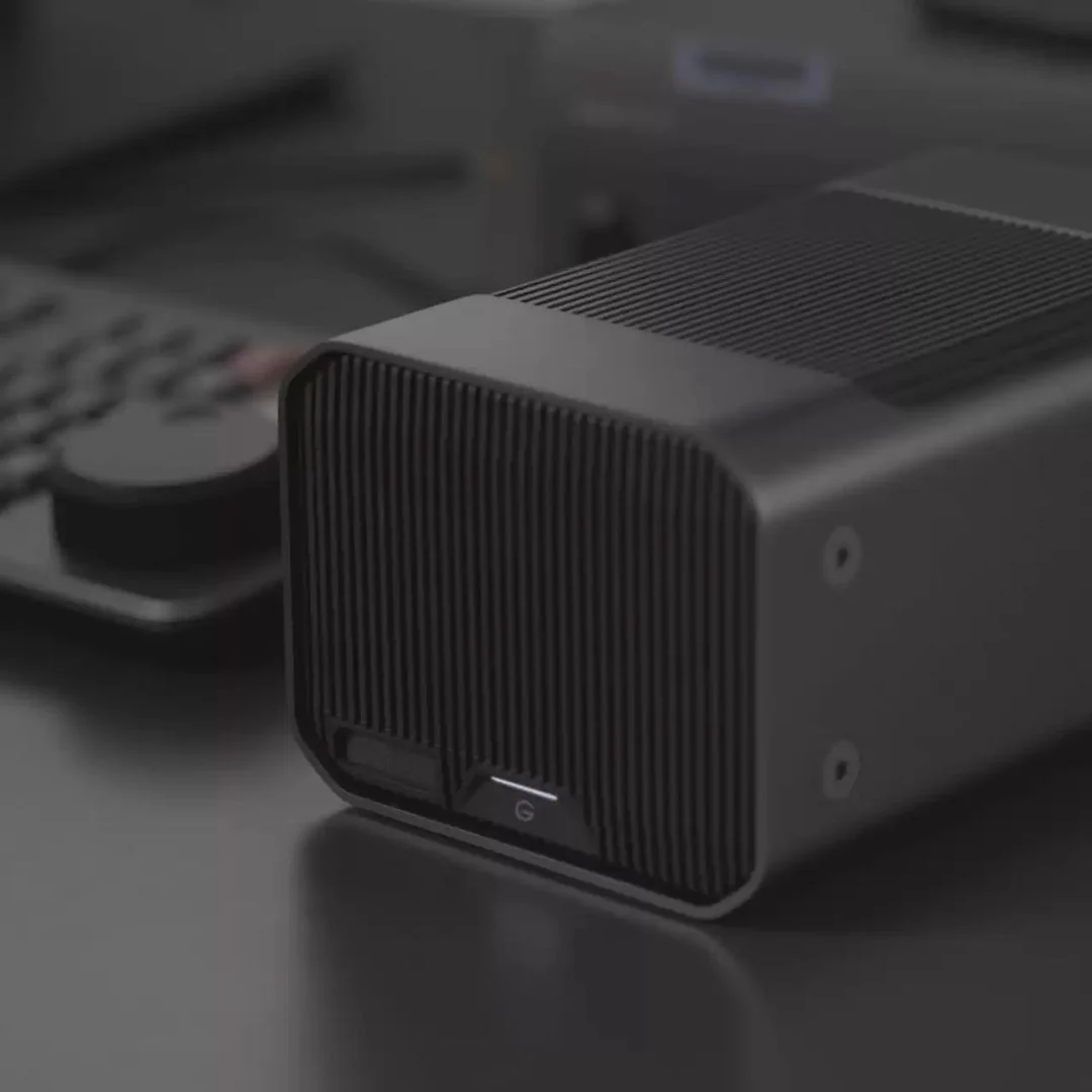 SanDisk Professional G-Raid Project 2 Hard Drive with Thunderbolt 3 Interface (16TB, Space Gray) - Image 4