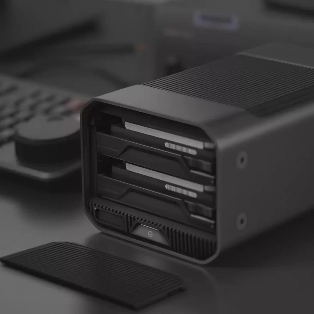 SanDisk Professional G-Raid Project 2 Hard Drive with Thunderbolt 3 Interface (16TB, Space Gray) - Image 5