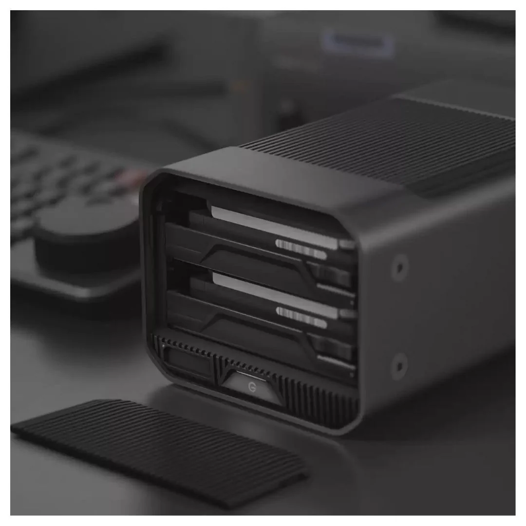 SanDisk Professional G-Raid Project 2 Hard Drive with Thunderbolt 3 Interface (48TB, Space Gray) - Image 5