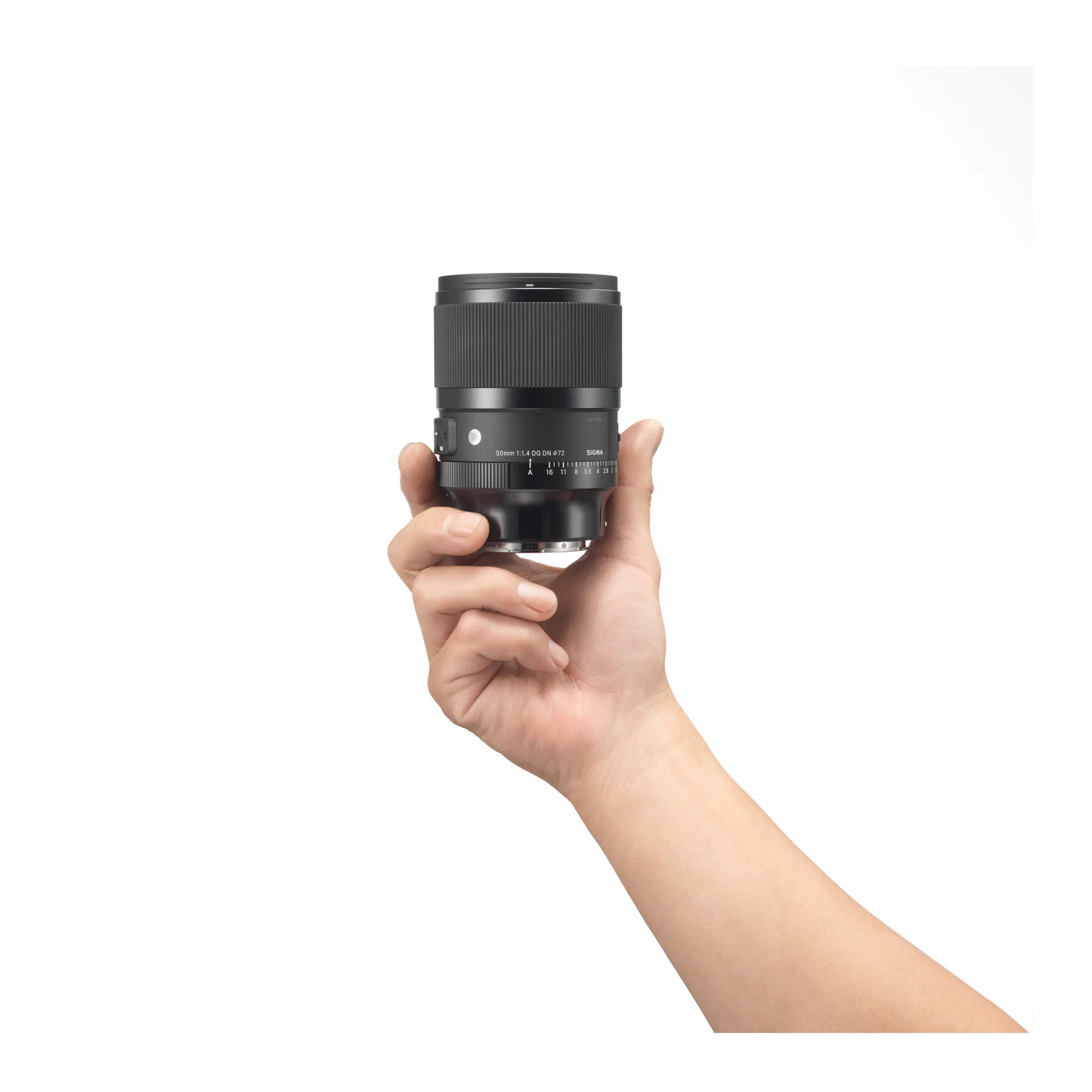 Sigma 50mm F1.4 DG DN Art Lens (L Mount) and Accessories Bundle - Image 7
