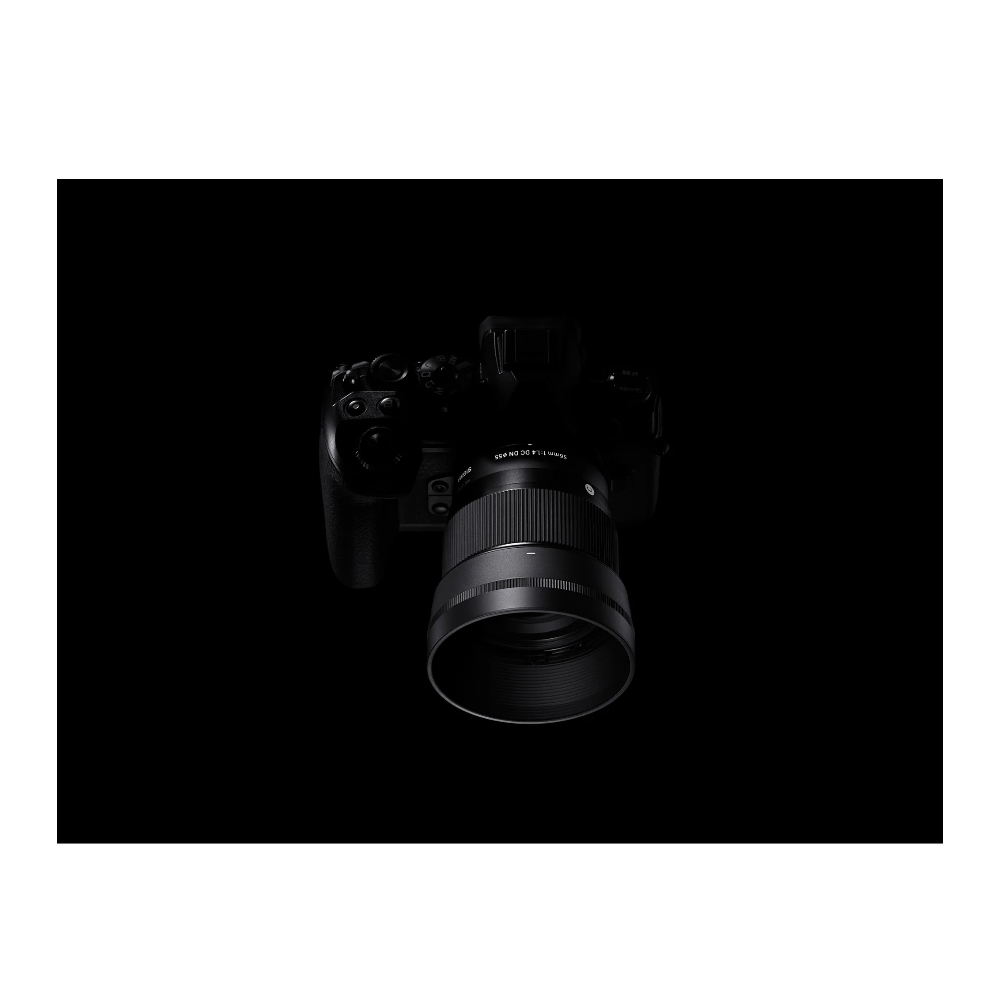 Sigma 56mm F1.4 DC DN Contemporary Lens for Nikon Z Mount Mirrorless Camera with LH582-01 Lens Hood - Image 4