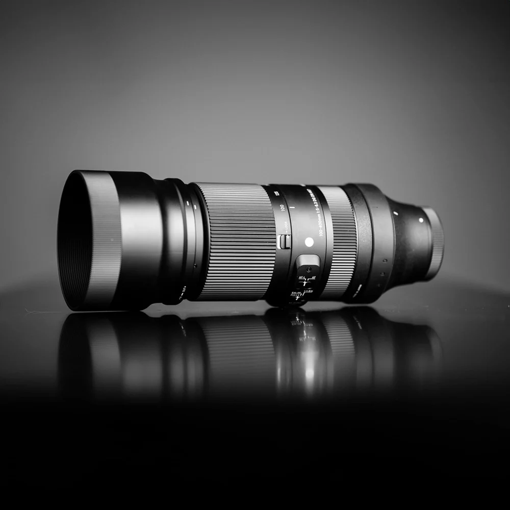 Sigma 100-400mm f/5-6.3 DG DN OS Contemporary Lens for L Mount with Street Camera Gadget Bag Bundle - Image 5