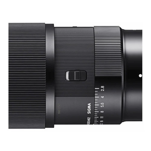 Sigma 105mm f/2.8 Art DG DN Macro Lens for Sony E-Mount with 64 SD Memory Cards and Camera Bag - Image 6