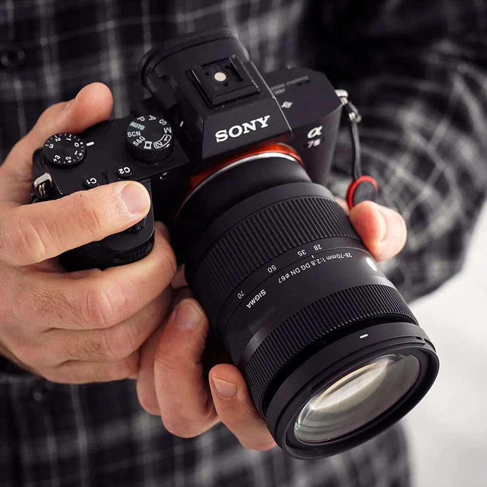 Sigma 28-70mm f/2.8 DG DN Contemporary Lens for Sony with Rugged Mini 1TB Bundle - Image 6