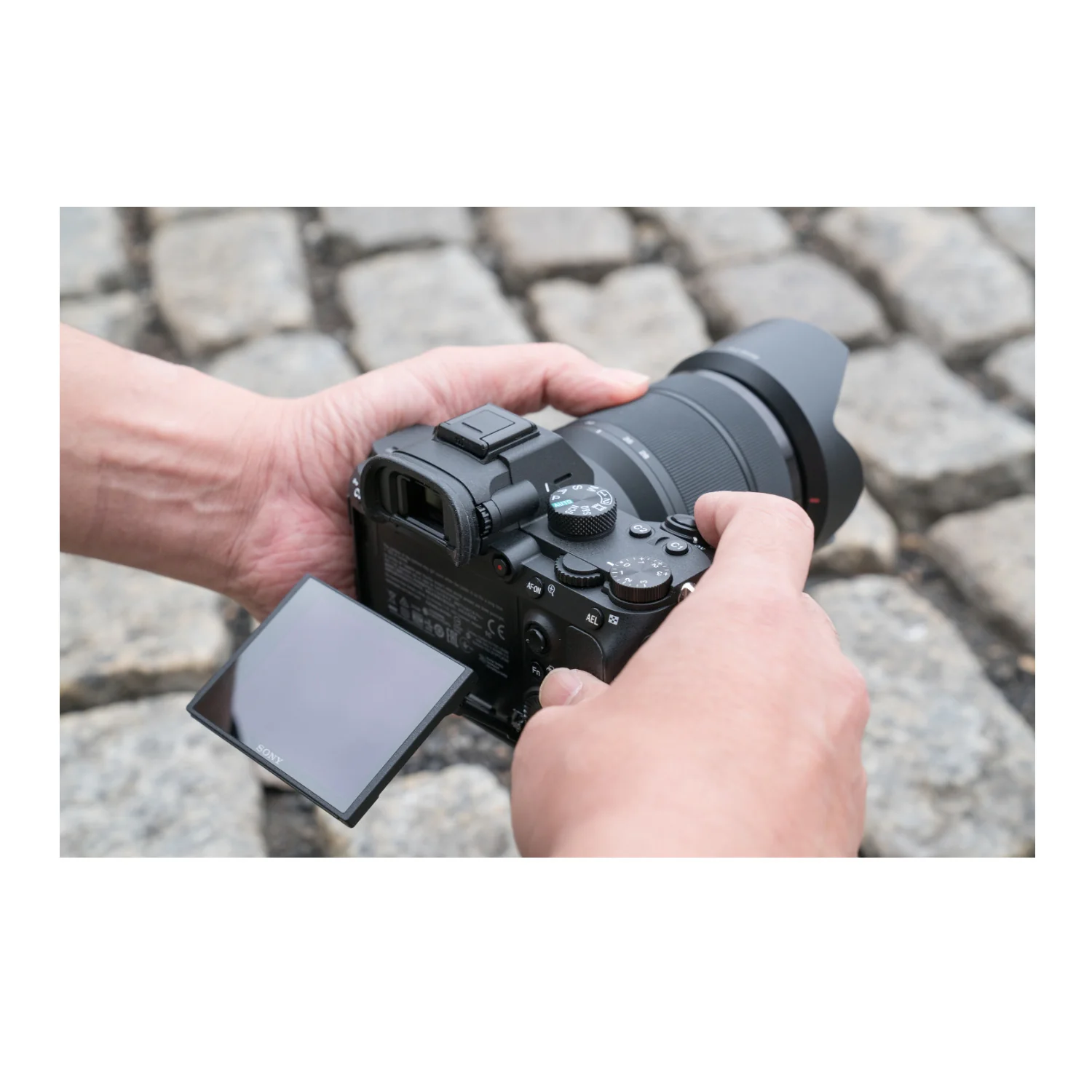 Sony Alpha a7 III 24.2MP Full Frame Mirrorless Digital Camera with 28-70mm Lens - Image 13