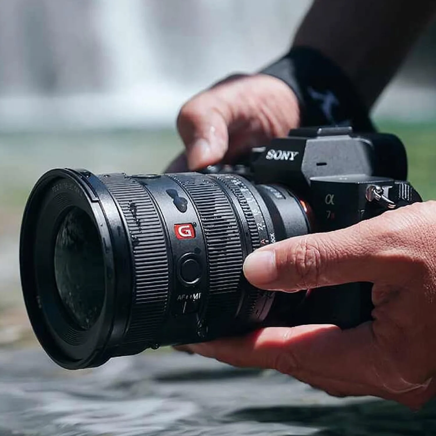 Sony Alpha FE 16-35mm f/2.8 GM Wide-Angle Zoom Lens with Software Suite and Accessory Bundle - Image 8