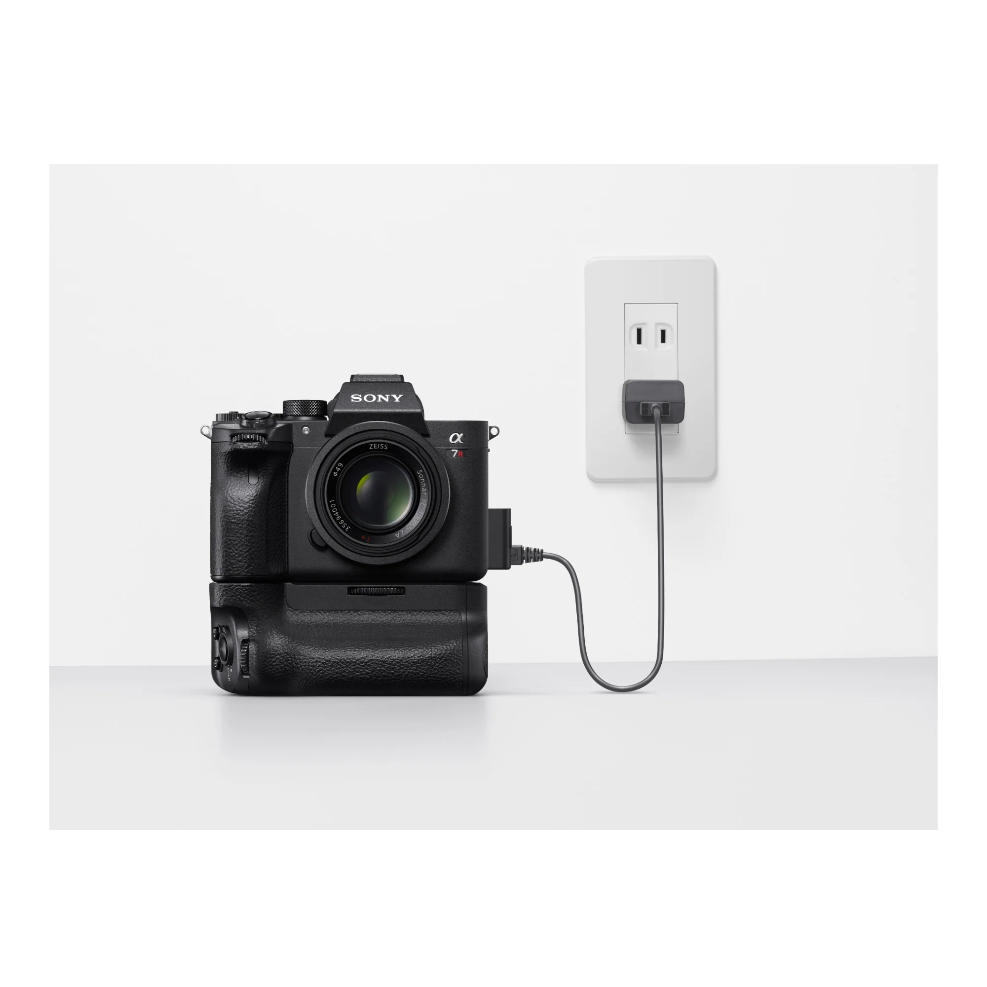 Sony Vertical Grip for Sony Alpha a7R IV Camera - Image 11