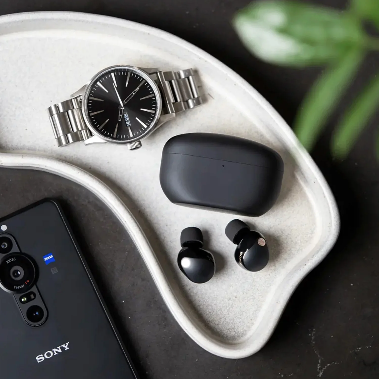 Sony Rechargeable Charging Case for WF-1000XM5 (Black) Bundle with Silicone Case - Image 7