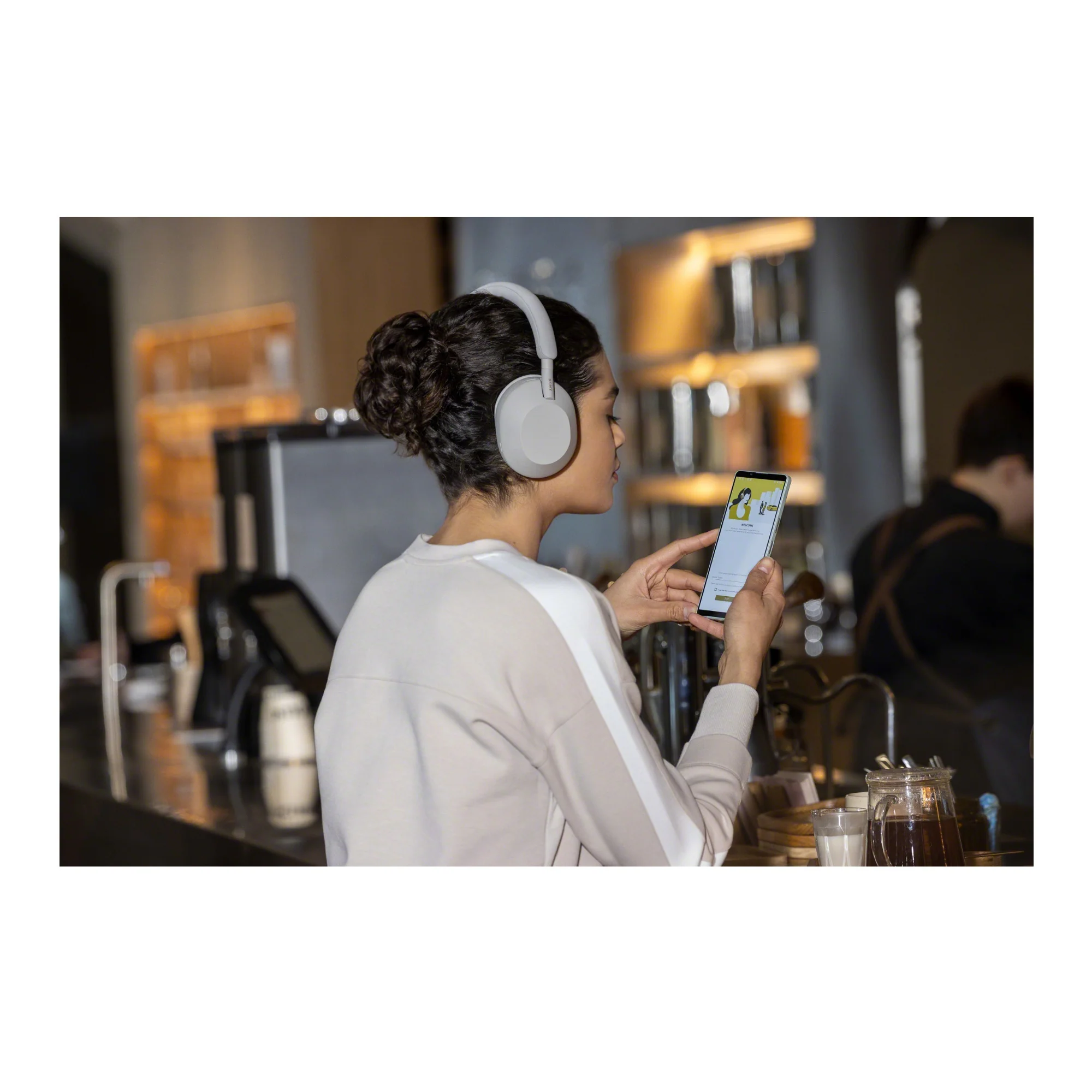 Sony WH-1000XM5 Wireless Noise Canceling Over-Ear Headphones (Silver) - Image 6