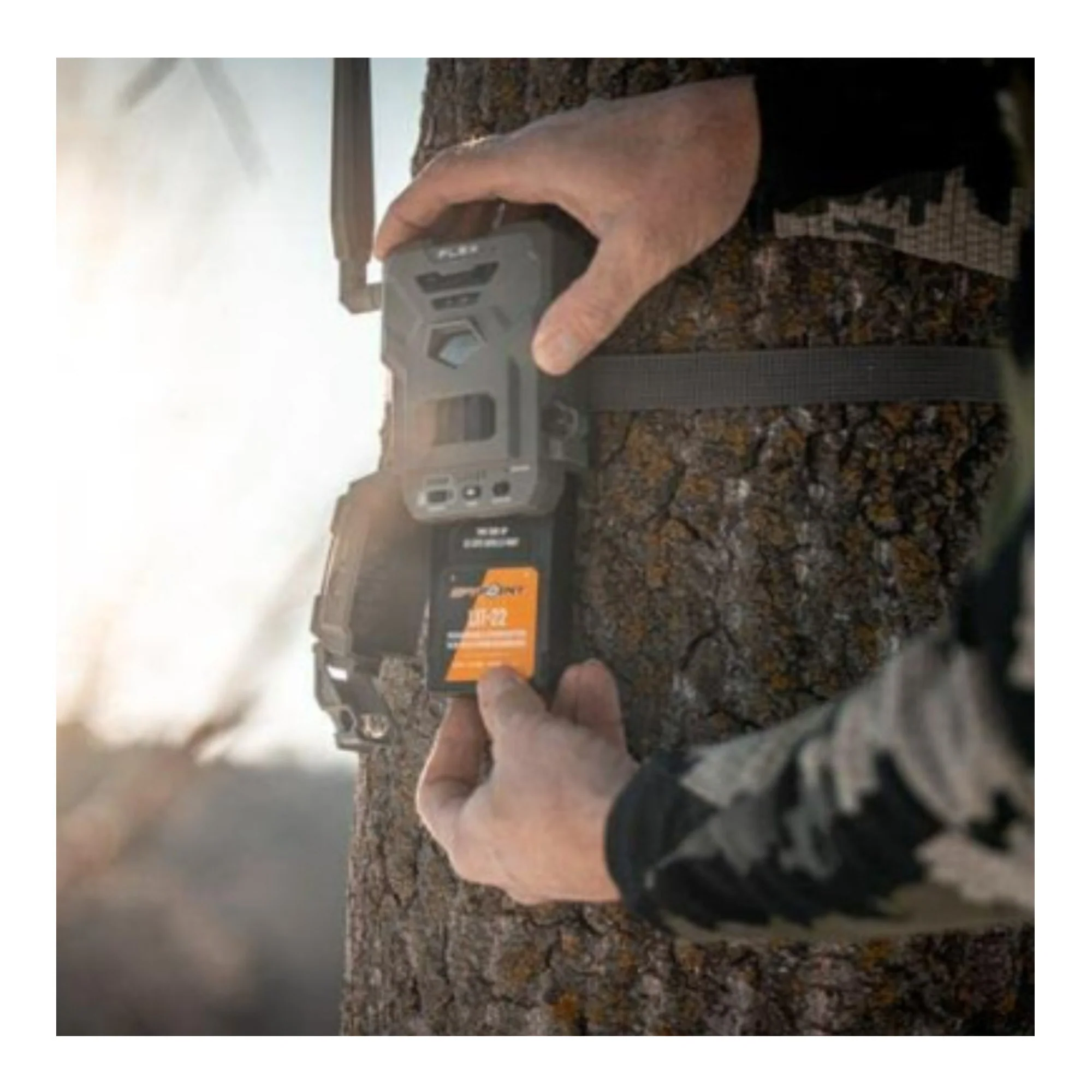 Spypoint Flex-Dark Trail Camera with 2 x 10W Battery 2 x Solar Panel 2 x 32GB SD Card Bundle - Image 11