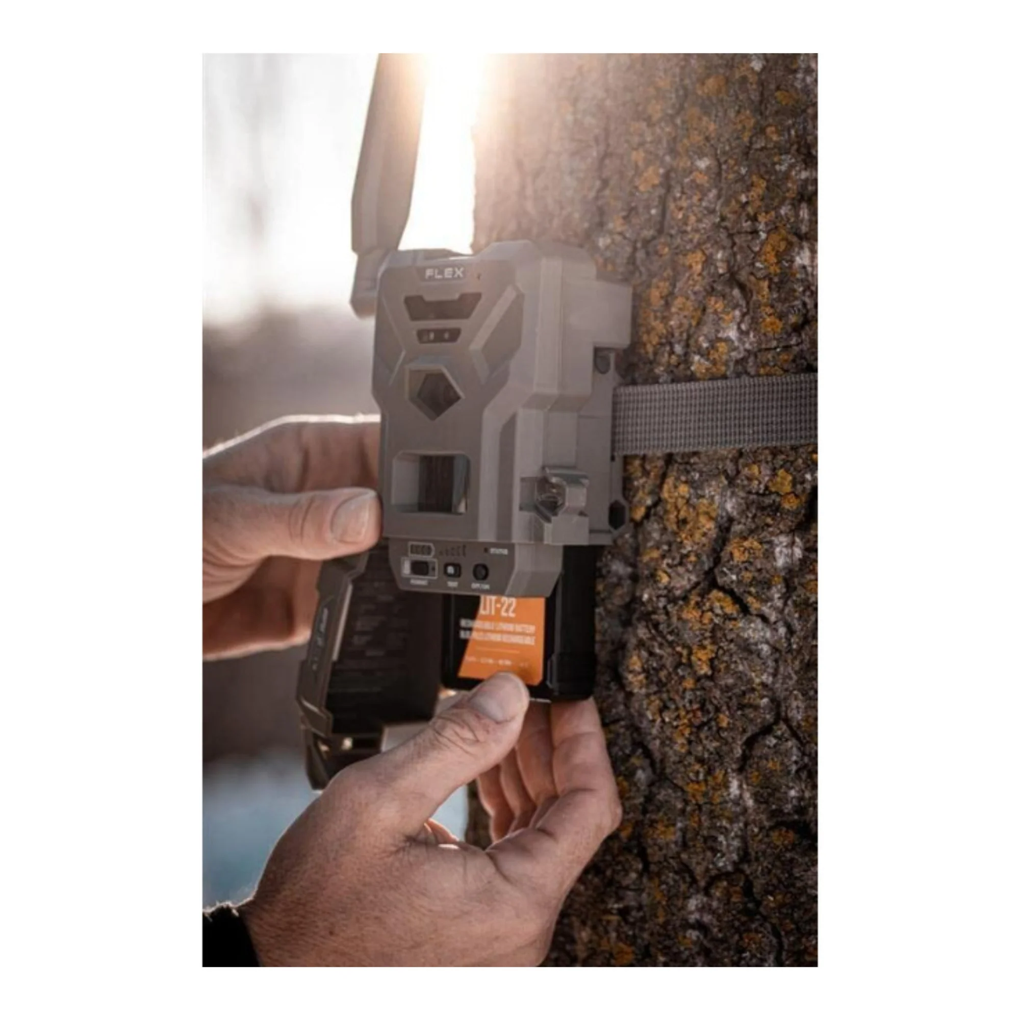 Spypoint Flex-Dark Trail Camera with 2 x 10W Battery 2 x Solar Panel 2 x 32GB SD Card Bundle - Image 12
