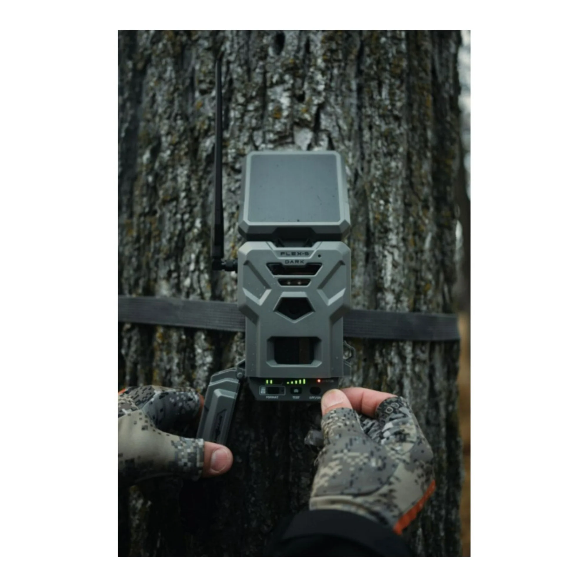 SPYPOINT FLEX-S DARK Cellular Night Vision Trail Camera 40MP 1080p Solar Panel and Dual SIM (Gray) - Image 9
