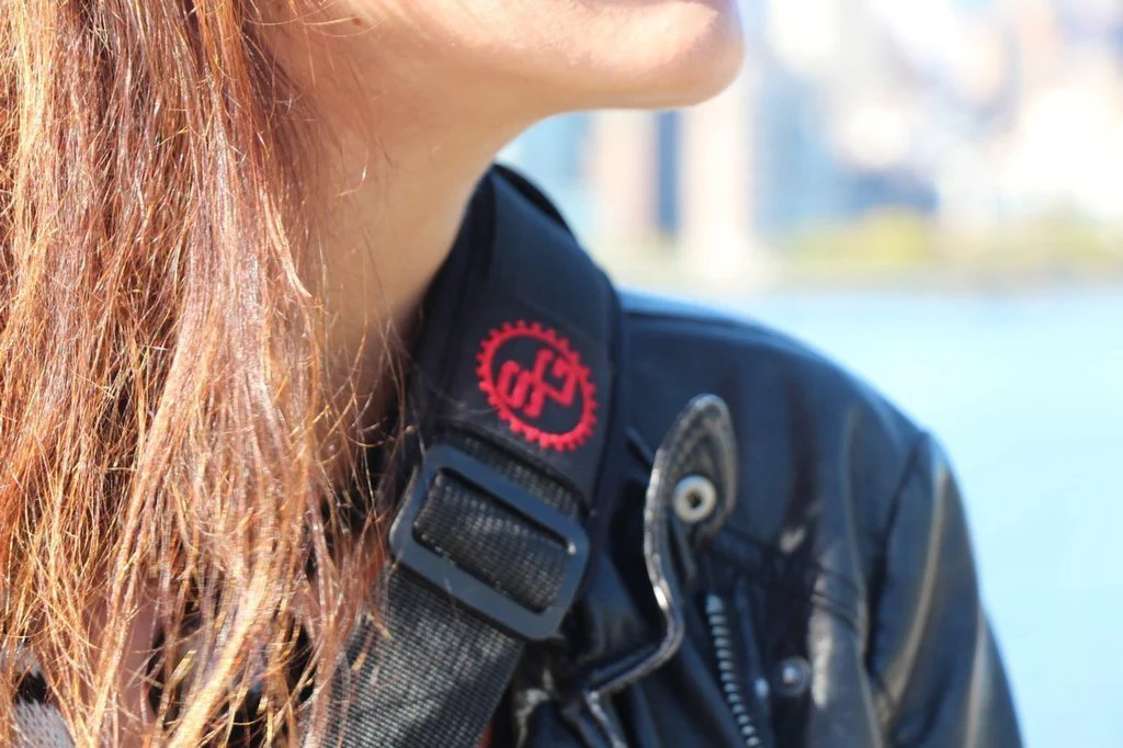 StatGear BOOMR Bungee Camera Strap (Red Logo) - Image 3