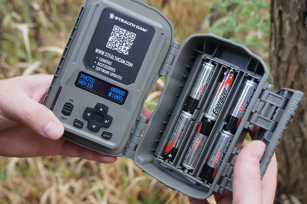 Stealth Cam DS4K Ultimate Camera with Security Boxes, Cables and SD Cards - Image 7
