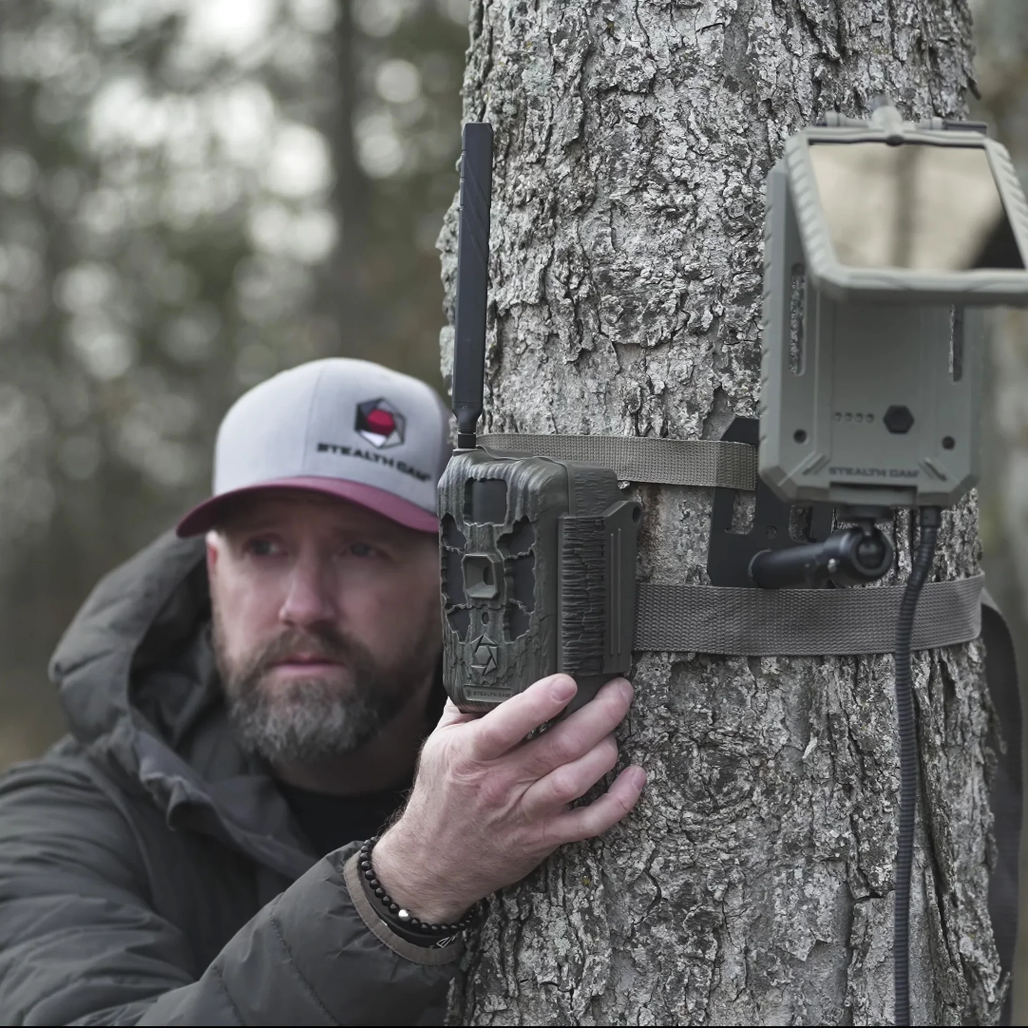 Stealth Cam 40MP Deceptor Max Cellular Trail Camera 10-Pack with Ten 32GB Cards and Card Reader - Image 7