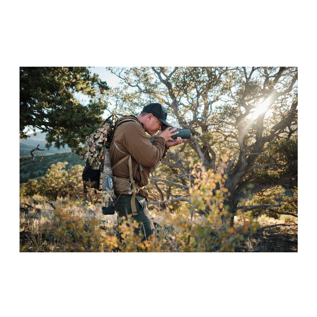 Swarovski AT Balance 18-45x65 Spotting Scope with SWAROBALANCE Technology - Image 8