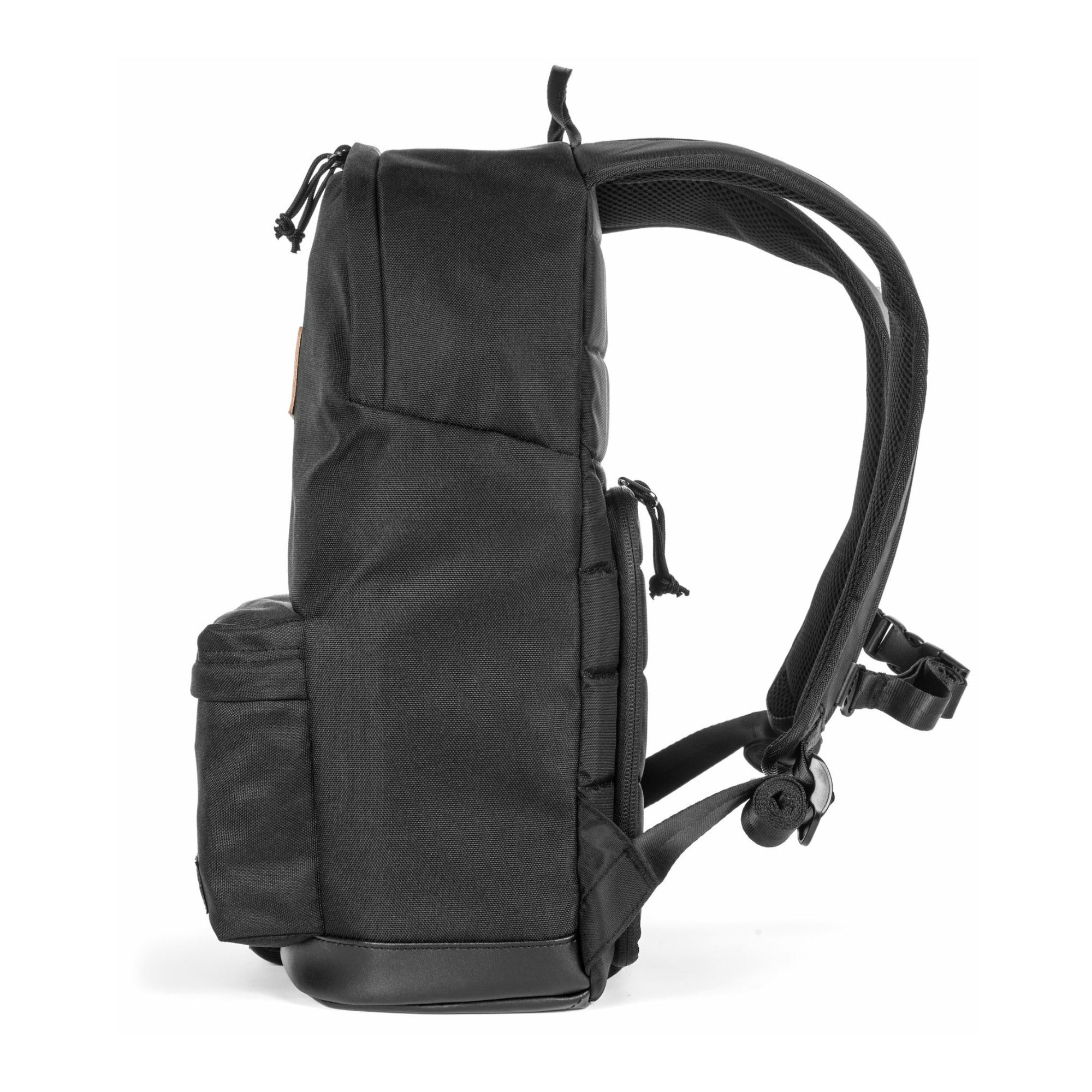 Tamrac Runyon Camera Backpack (Black) - Image 4