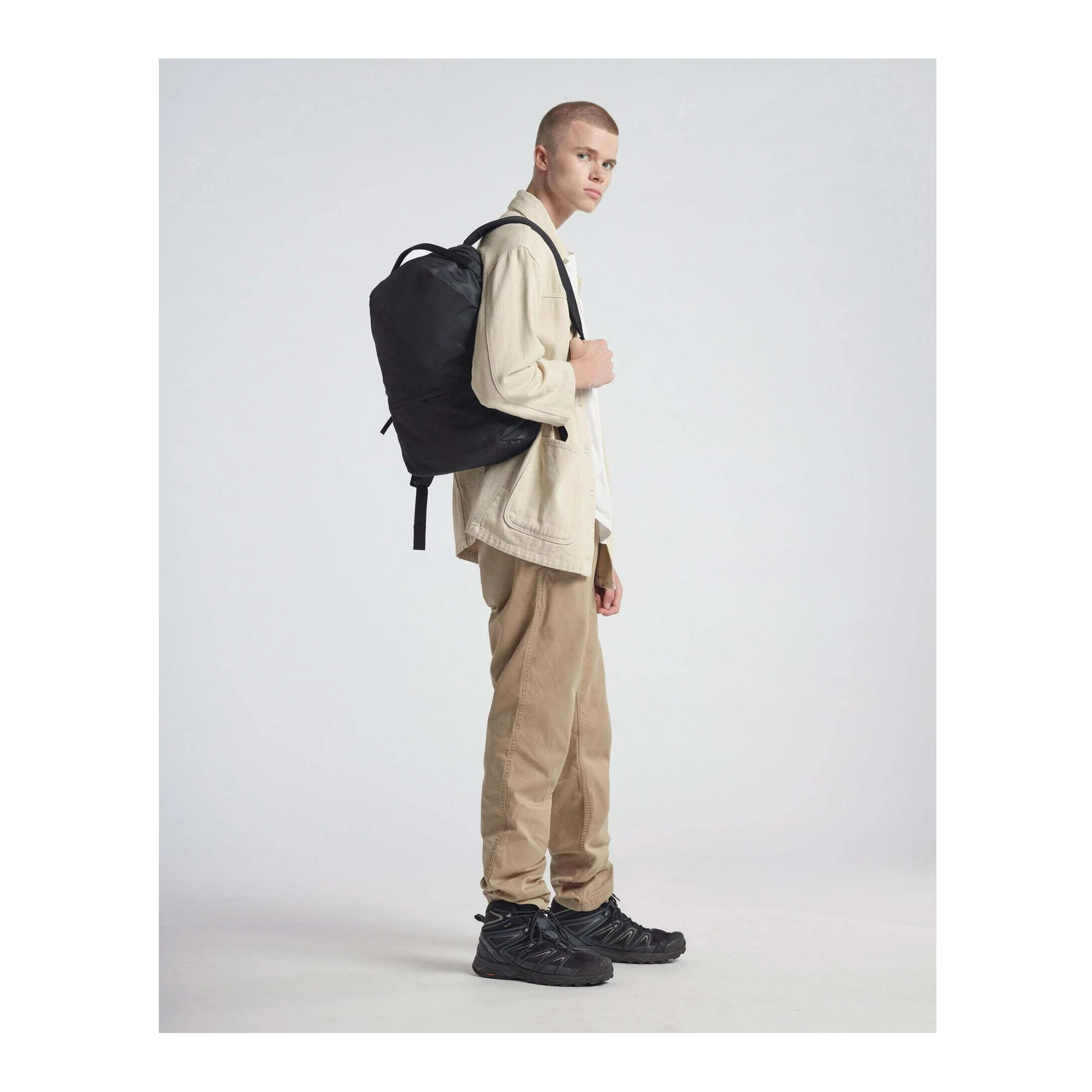 Urth Arkose 20L Modular Lightweight Backpack with 12 Clever Storage Zones(Black) - Image 7