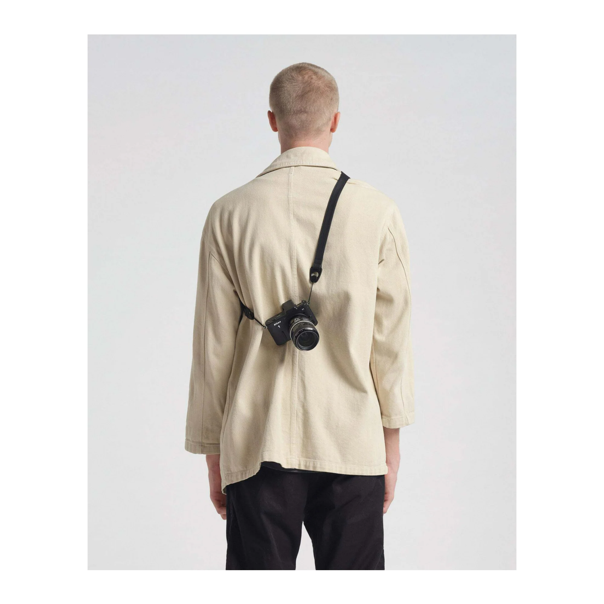 Urth Mantle Full-Grain Recycled Leather Camera Strap with Silicone Grip (Onyx) - Image 7