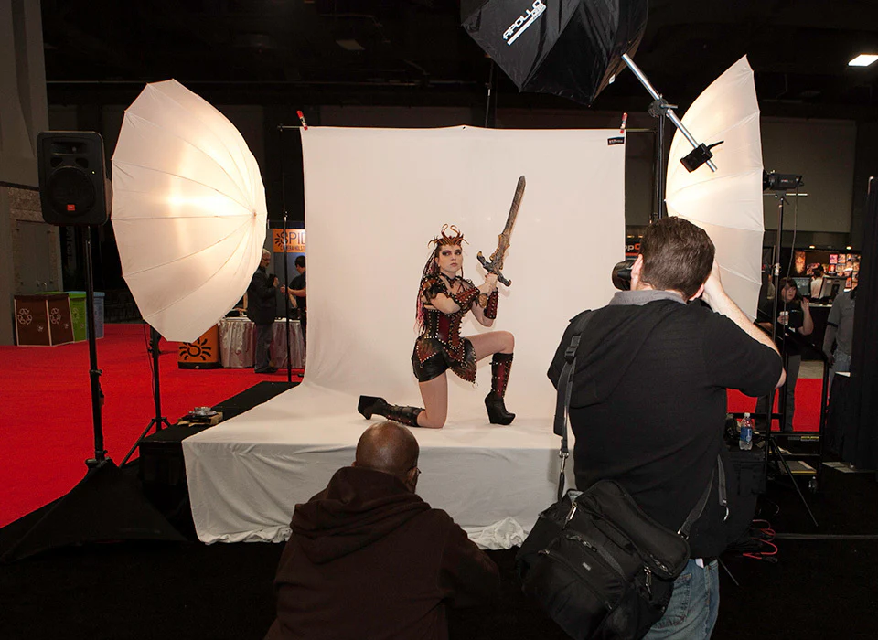 Westcott Wrinkle-Resistant Backdrop (High-Key White, 9' x 20') - Image 7