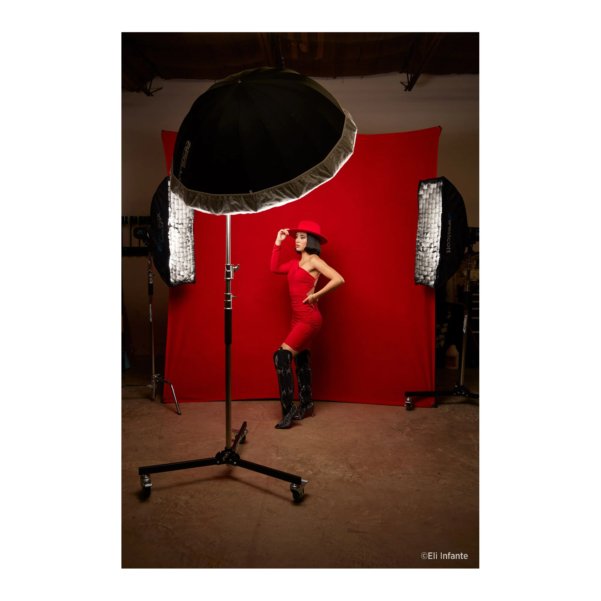 Westcott X-Drop Wrinkle-Resistant Backdrop, For Video Conferencing (Scarlet Red, 5 x 12 Feet) - Image 9