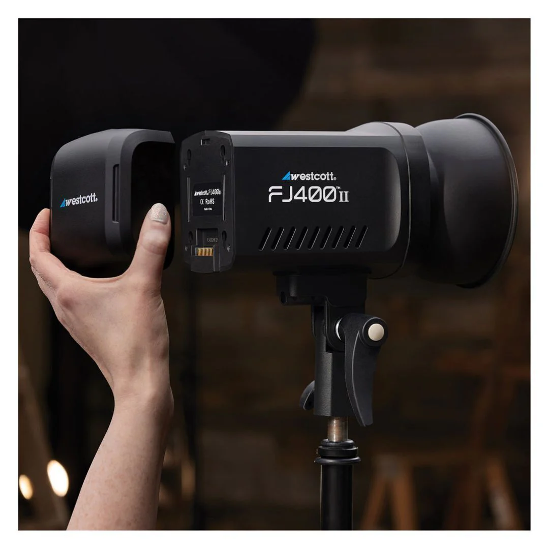 Westcott FJ400 II Strobe 2-Light Backpack Kit with FJ-X3 M Wireless Trigger and 5500K Consistency - Image 6