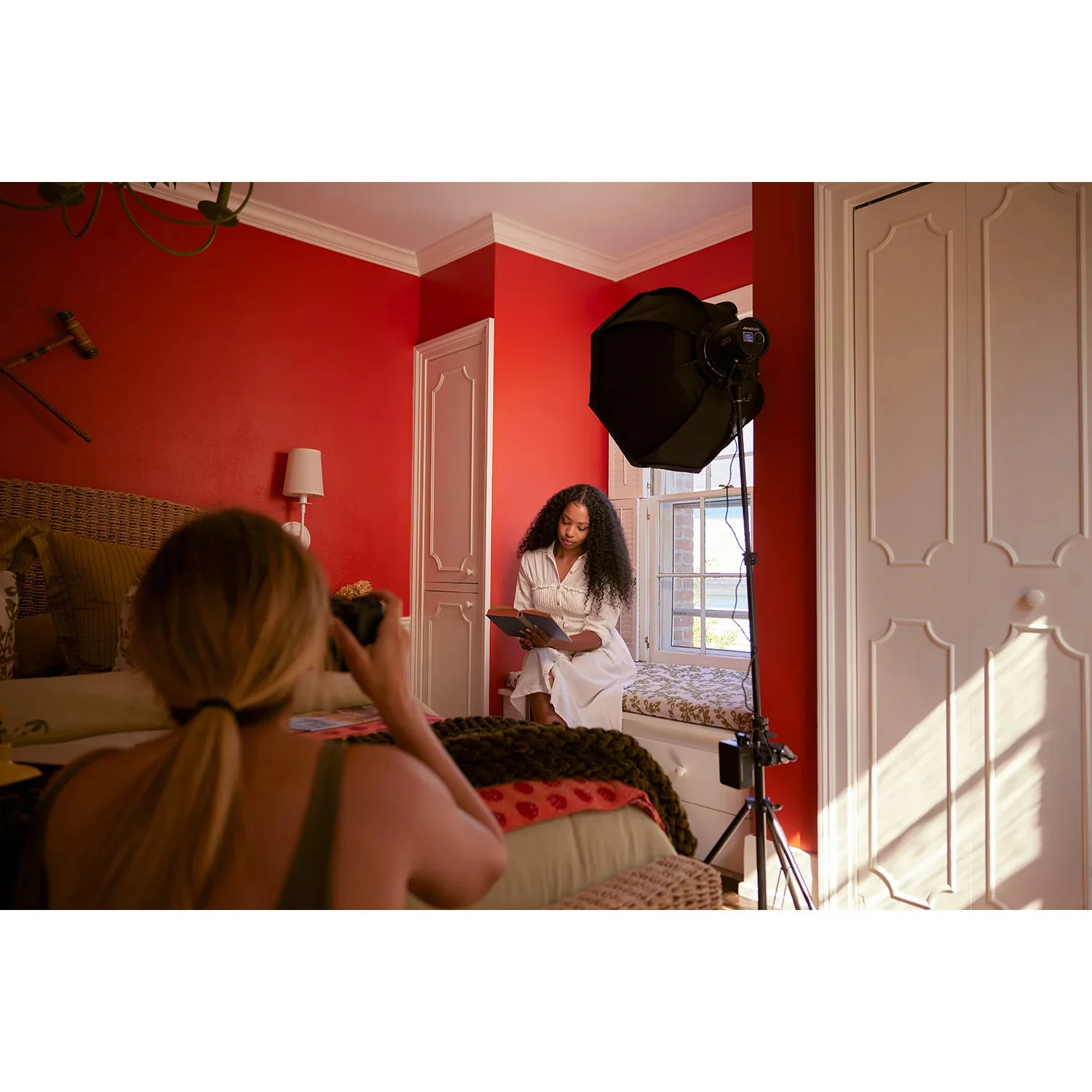 Westcott U60-B Bi-Color LED 1-Light Softbox Kit (60W) - Image 3