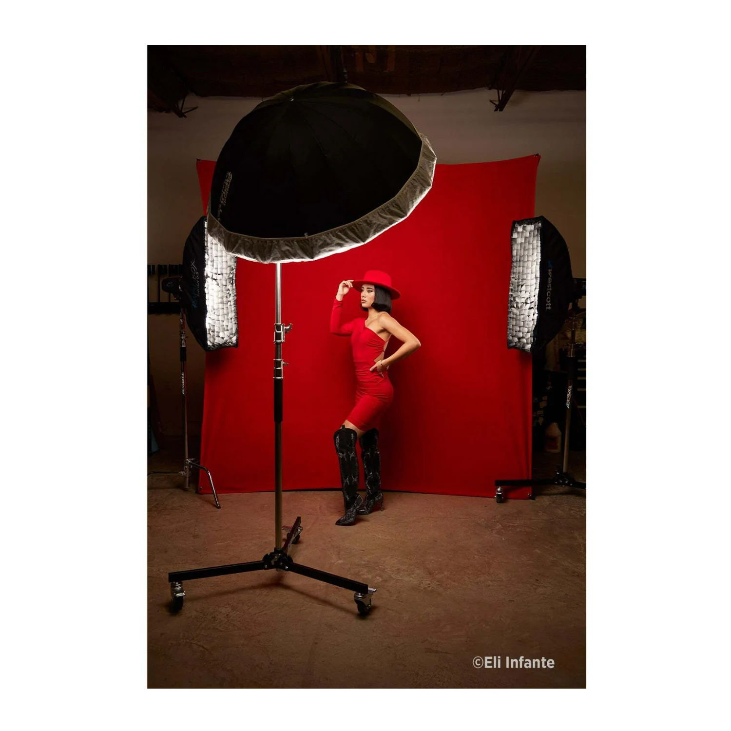 Westcott X-Drop Pro Wrinkle-Resistant Backdrop (Scarlet Red, 8 x 8 Feet) - Image 4