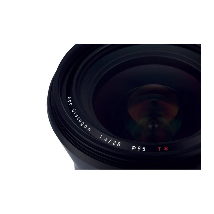 ZEISS Otus 28mm f/1.4 ZE Lens for Canon EF - Image 4