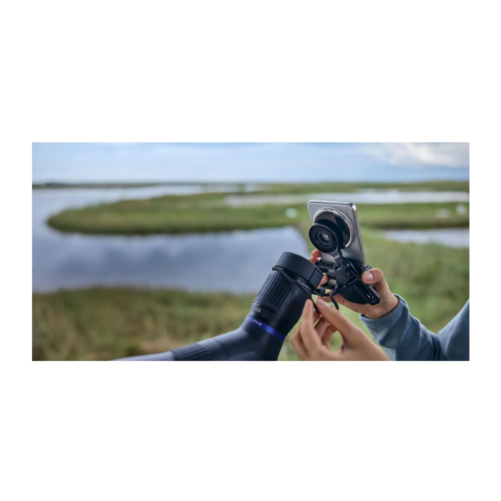 Zeiss Magnetic Digiscoping Eyepiece Adapter S2 for Conquest Apia 65 - Image 3